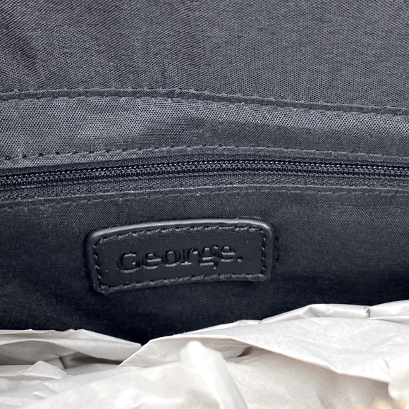 NWT- Little black crossbody bag/ purse - Picture 4 of 7